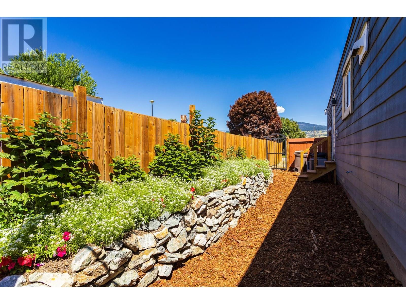 62 720 Commonwealth Road, Lake Country