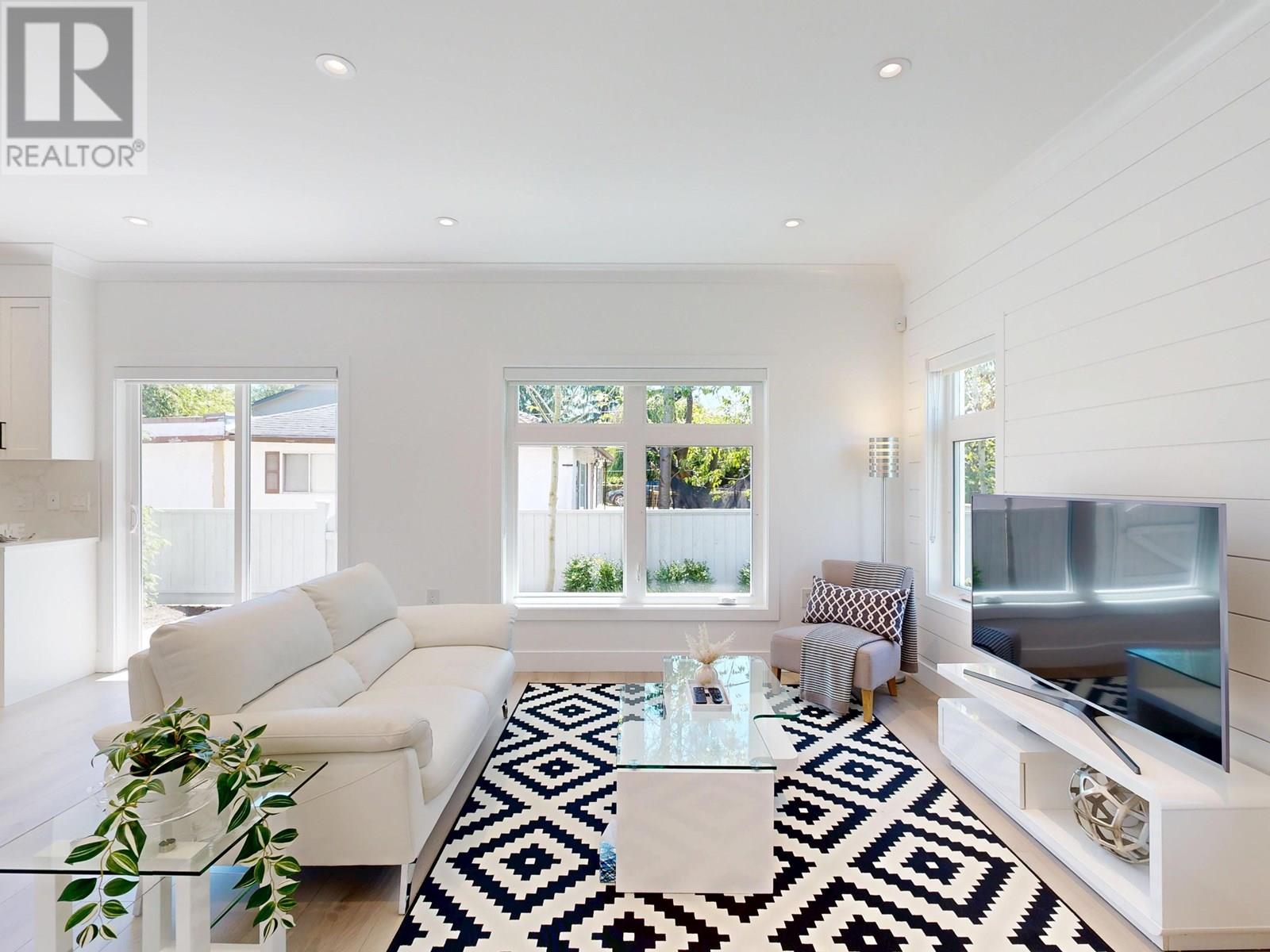 #9-7100 ASH Street, Richmond