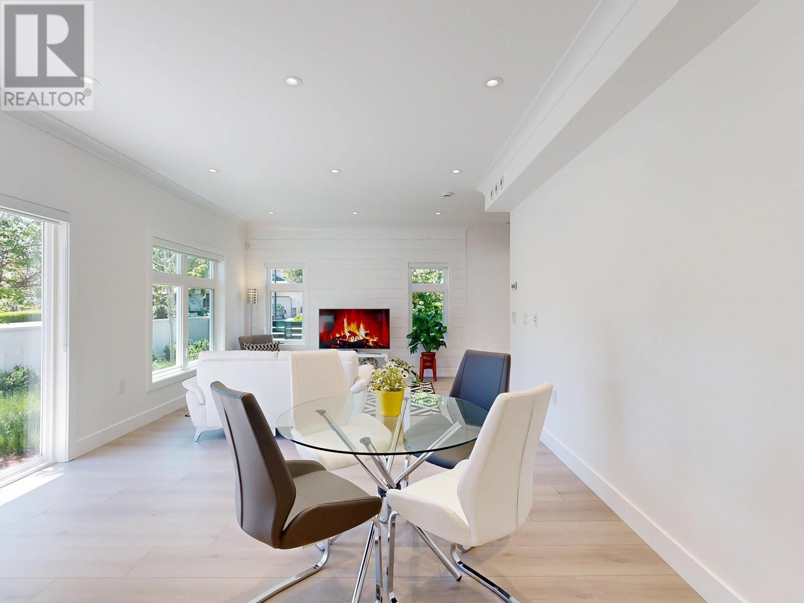 #9-7100 ASH Street, Richmond