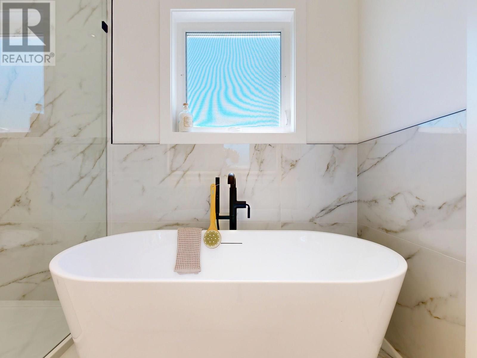 #9-7100 ASH Street, Richmond