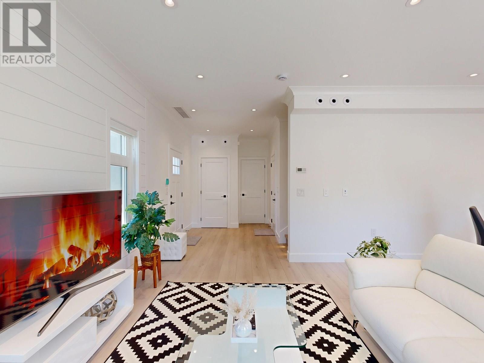 #9-7100 ASH Street, Richmond