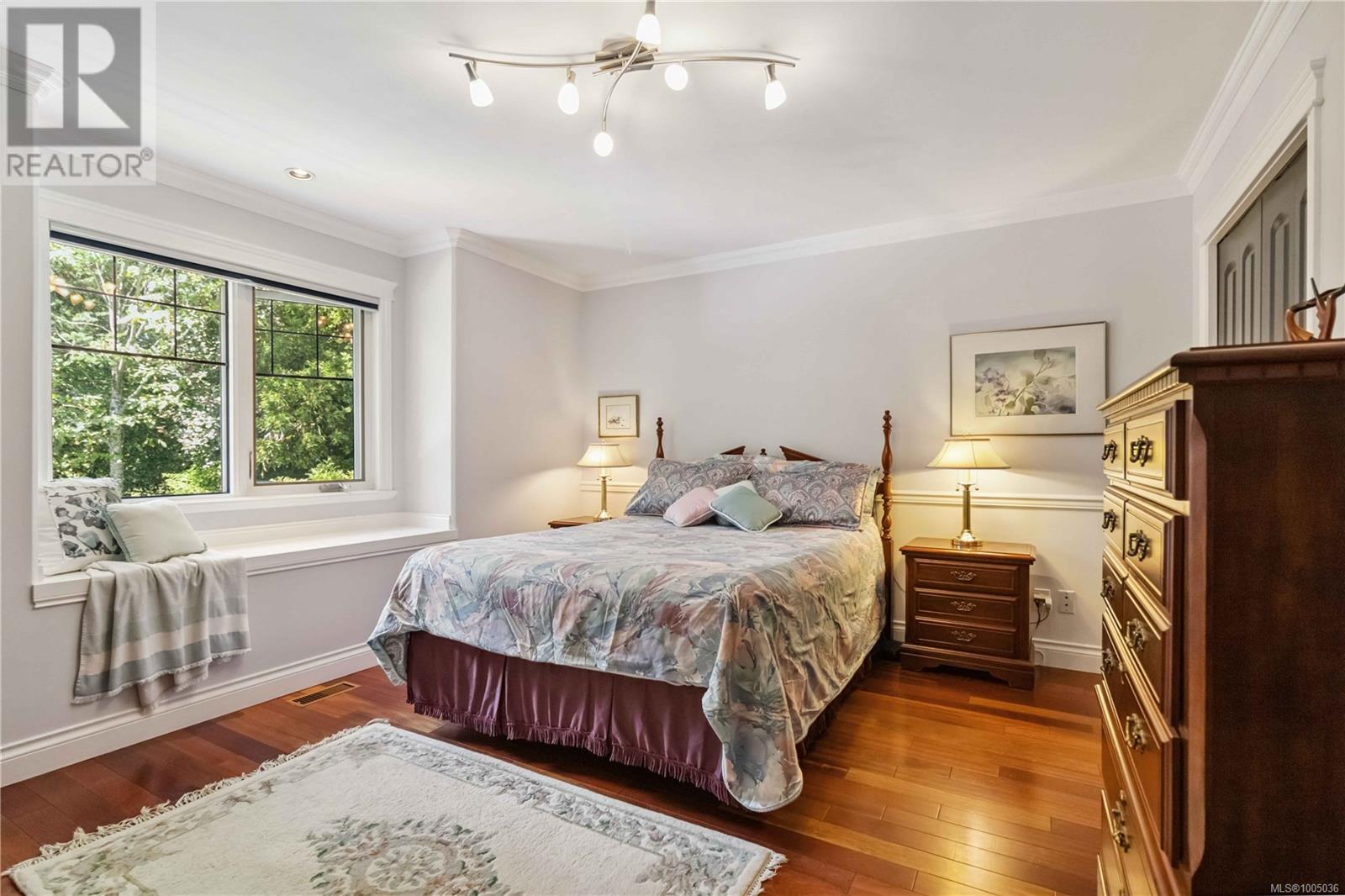 Photo 13 of 1702 De Sousa Pl, Saanich BC