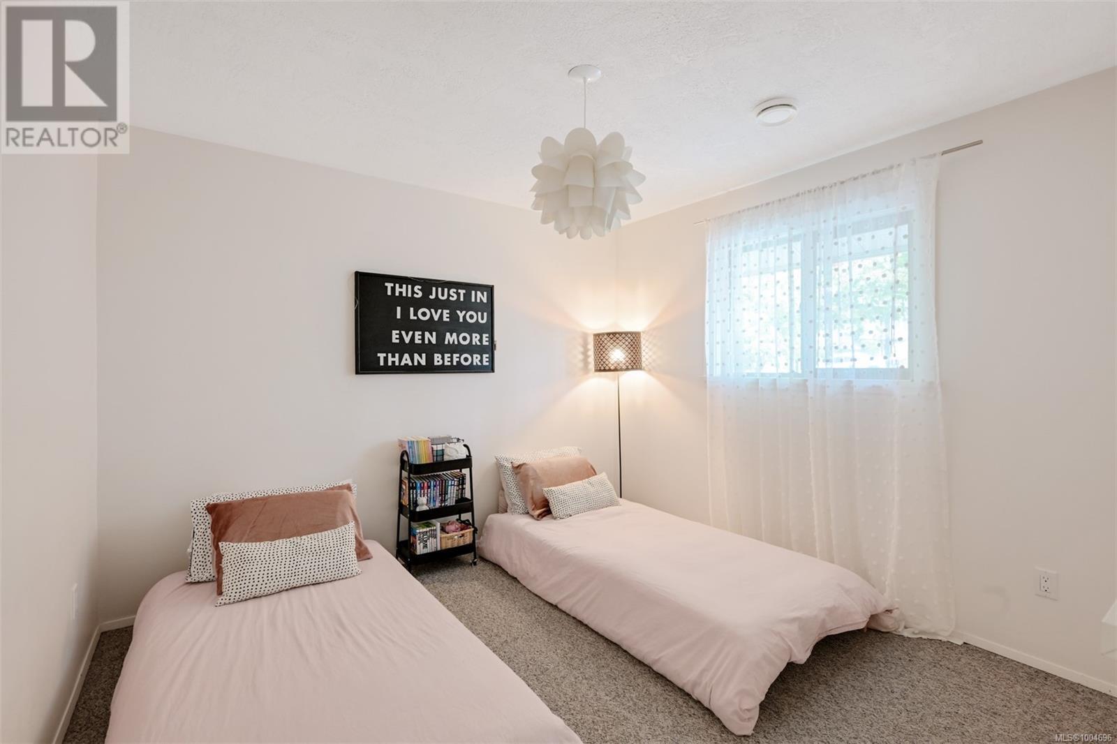 Photo 36 of 632 Cairndale Rd, Colwood BC