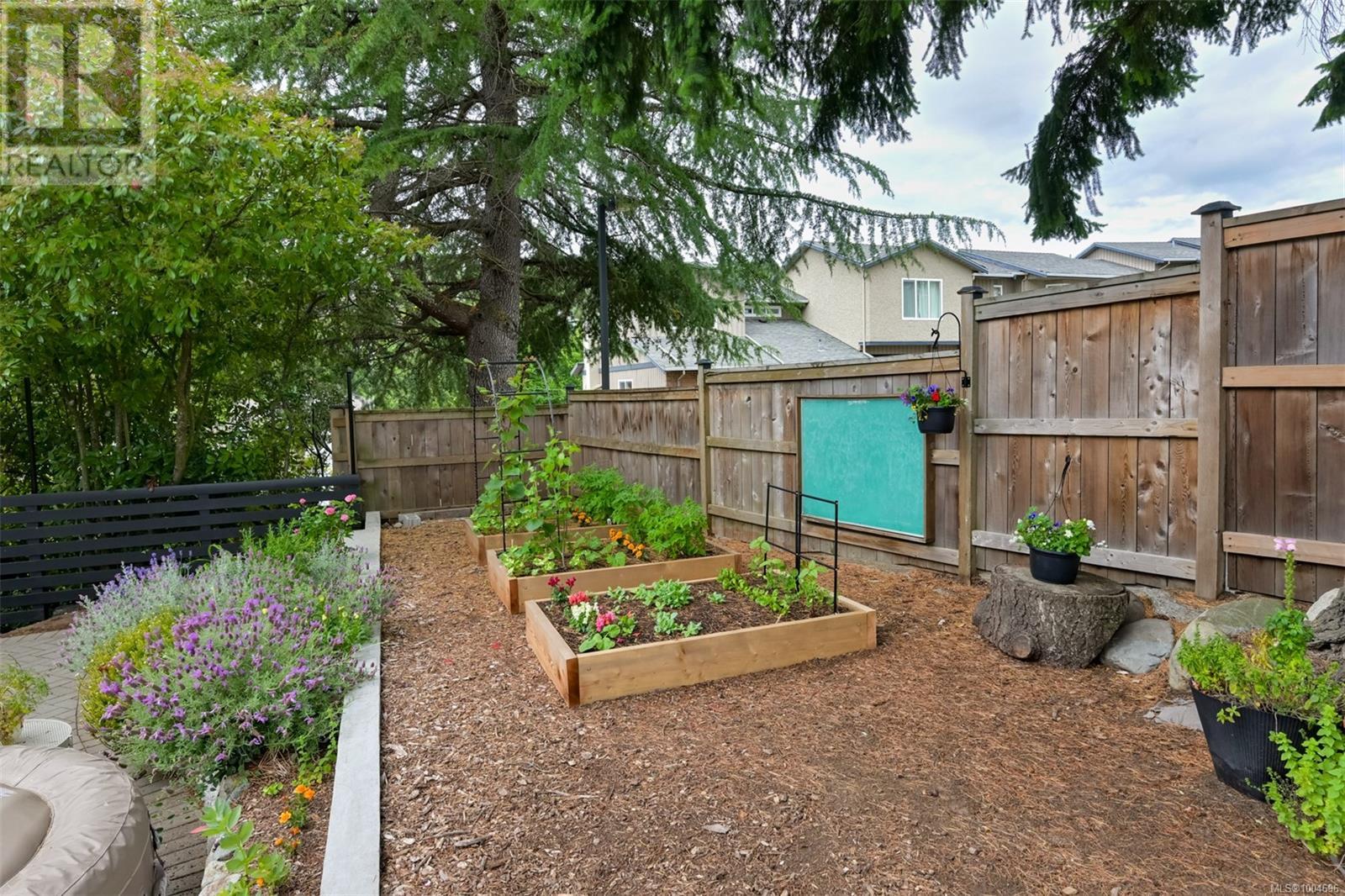 Photo 44 of 632 Cairndale Rd, Colwood BC