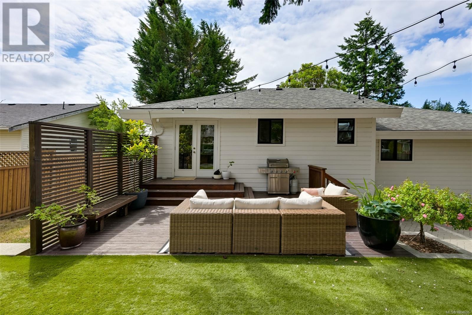 Photo 48 of 632 Cairndale Rd, Colwood BC