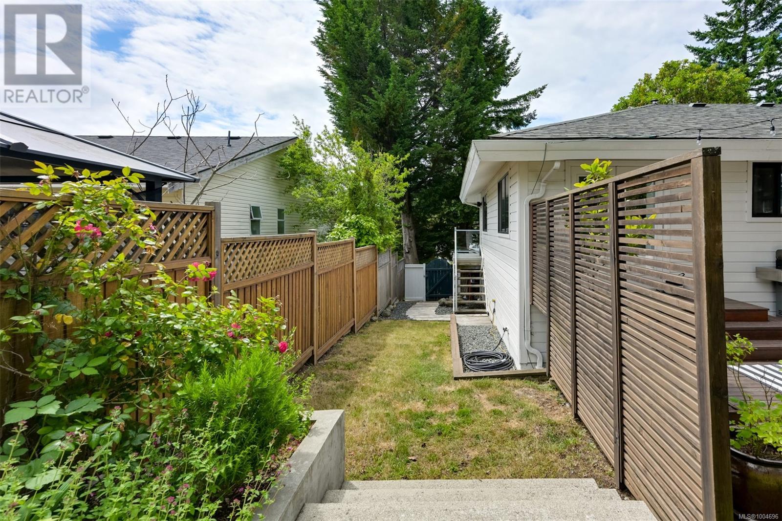 Photo 50 of 632 Cairndale Rd, Colwood BC