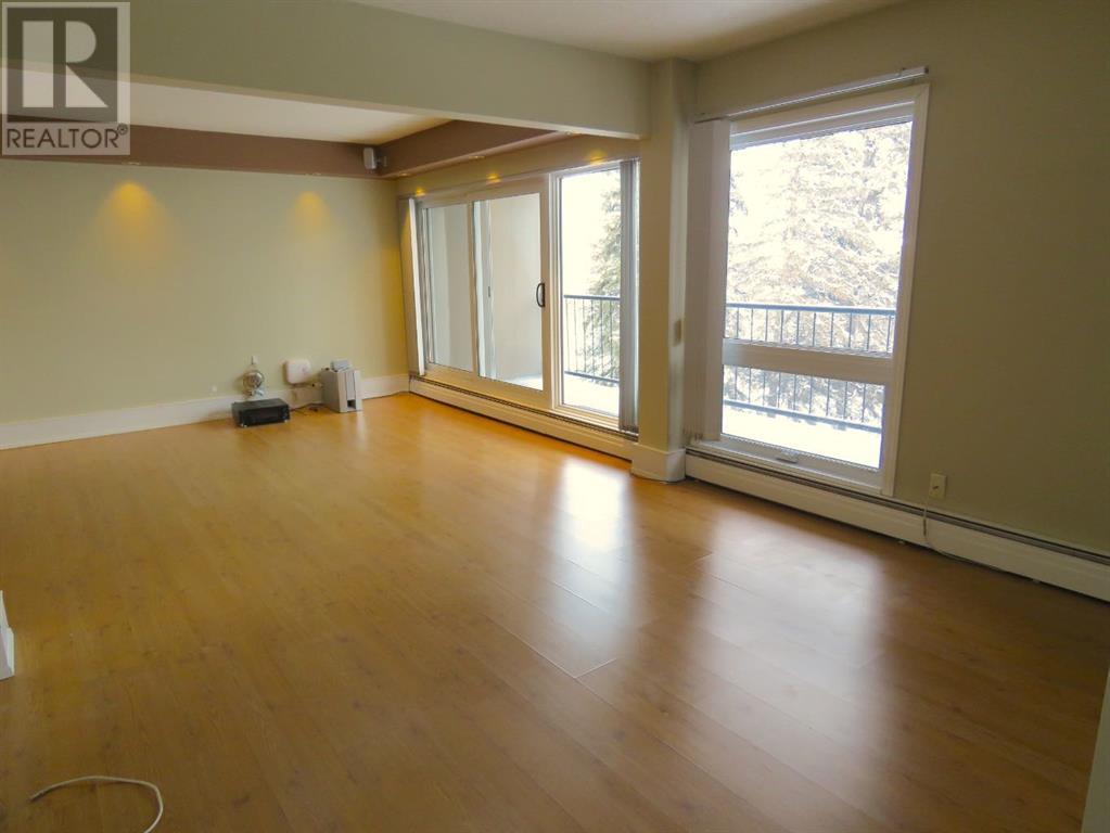Single Family House Low rise for Sale in   Cedar Crescent SW Spruce Cliff Calgary 
