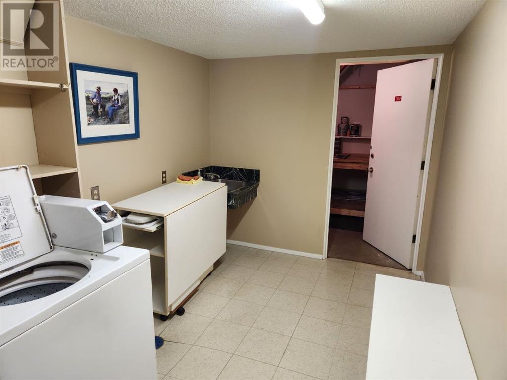 Single Family House Low rise for Sale in   Cedar Crescent SW Spruce Cliff Calgary 