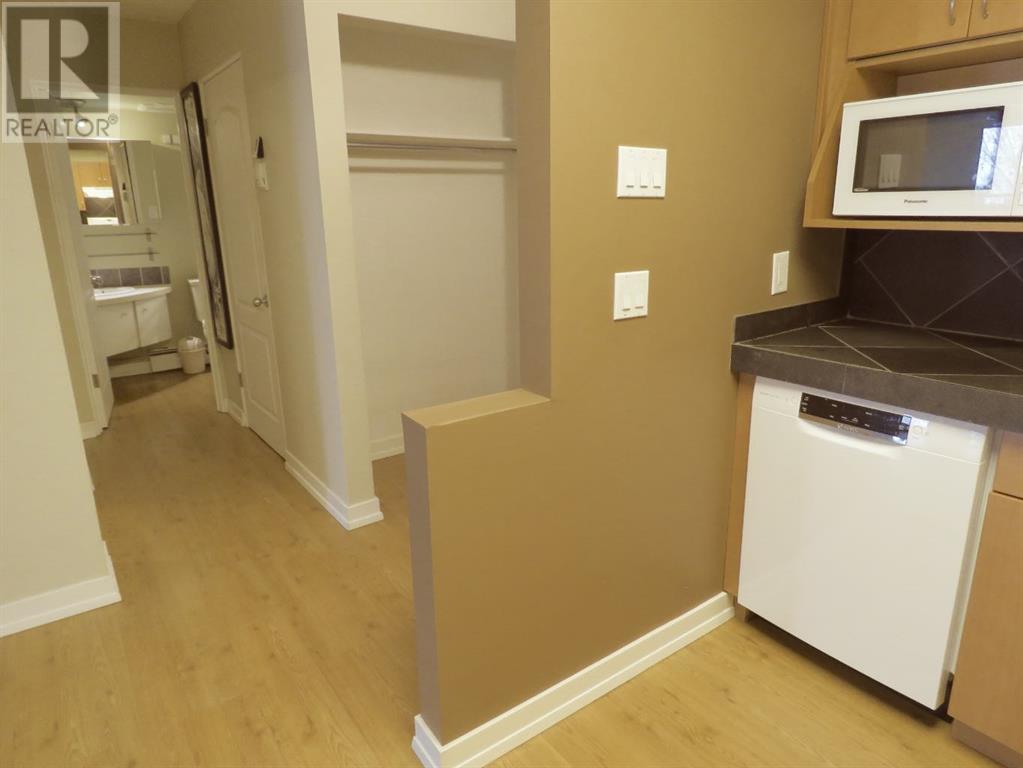 Single Family House Low rise for Sale in   Cedar Crescent SW Spruce Cliff Calgary 