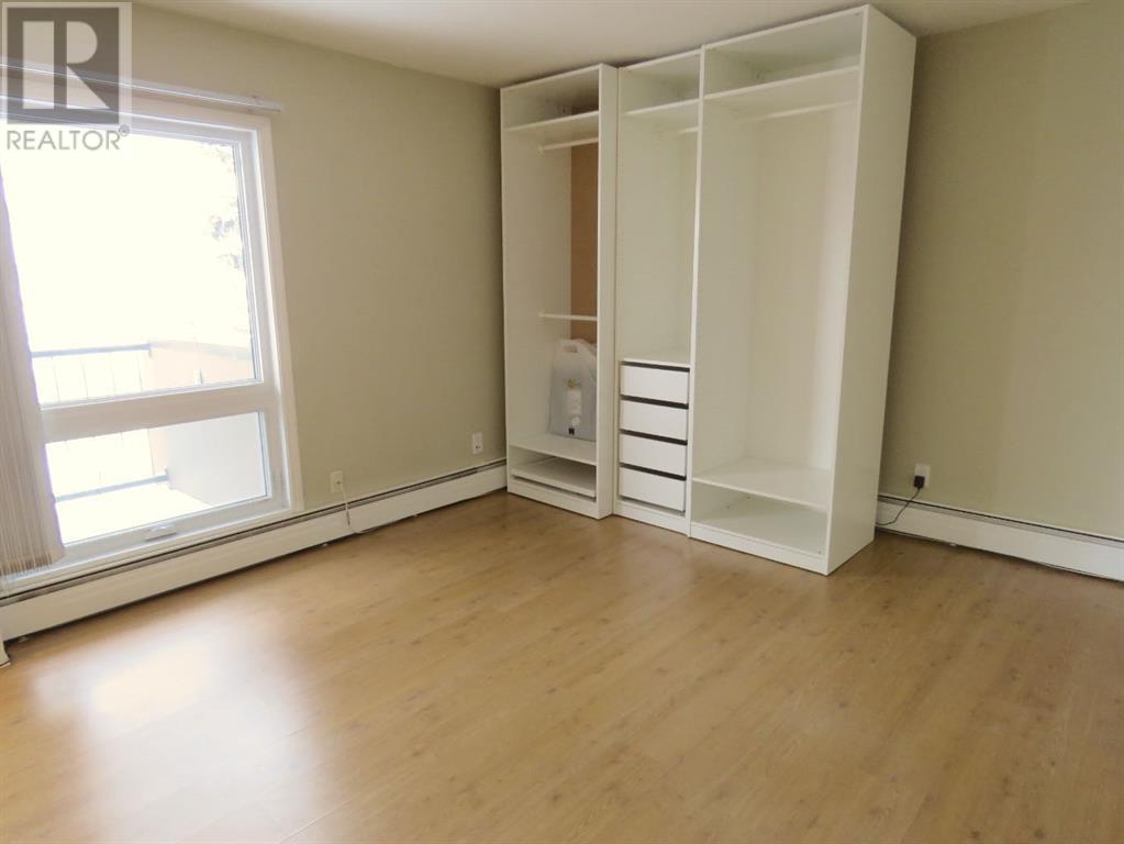 Single Family House Low rise for Sale in   Cedar Crescent SW Spruce Cliff Calgary 