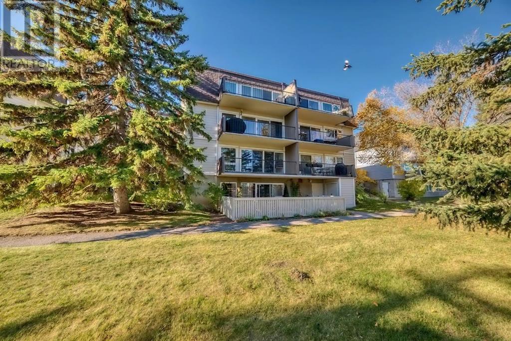Single Family House Low rise for Sale in   Cedar Crescent SW Spruce Cliff Calgary 