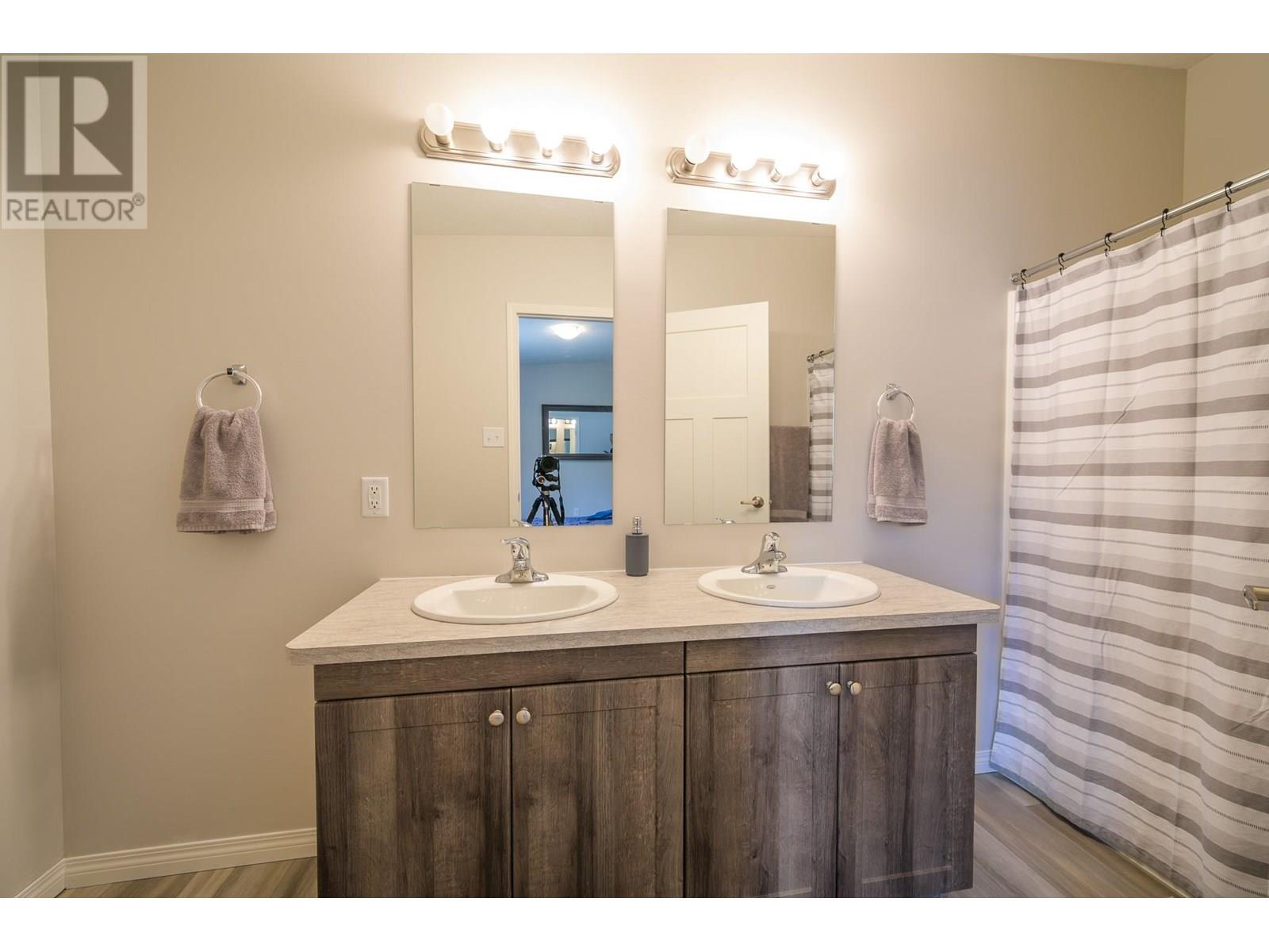 Photo 17 of 235 Aylmer Road Unit 52, Chase BC