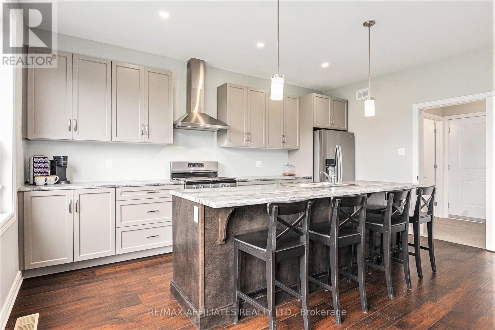 Photo 19 of 137 Seabert Drive, Arnprior ON