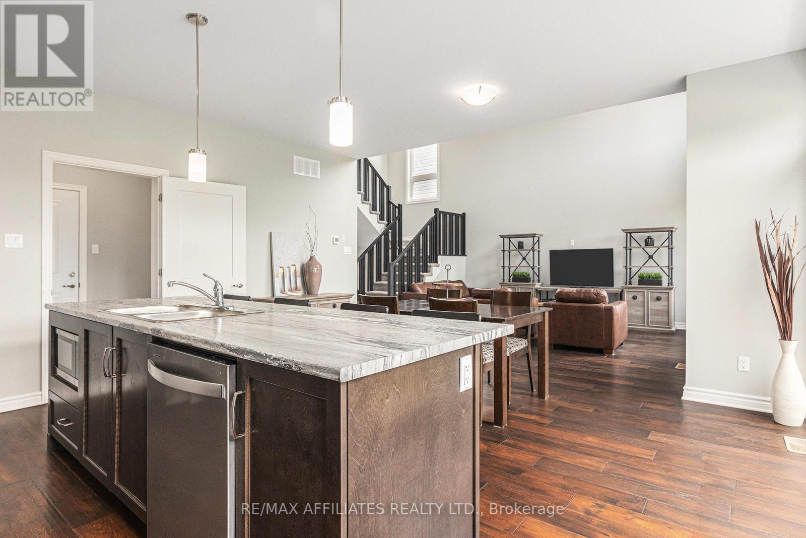 Photo 2 of 137 Seabert Drive, Arnprior ON