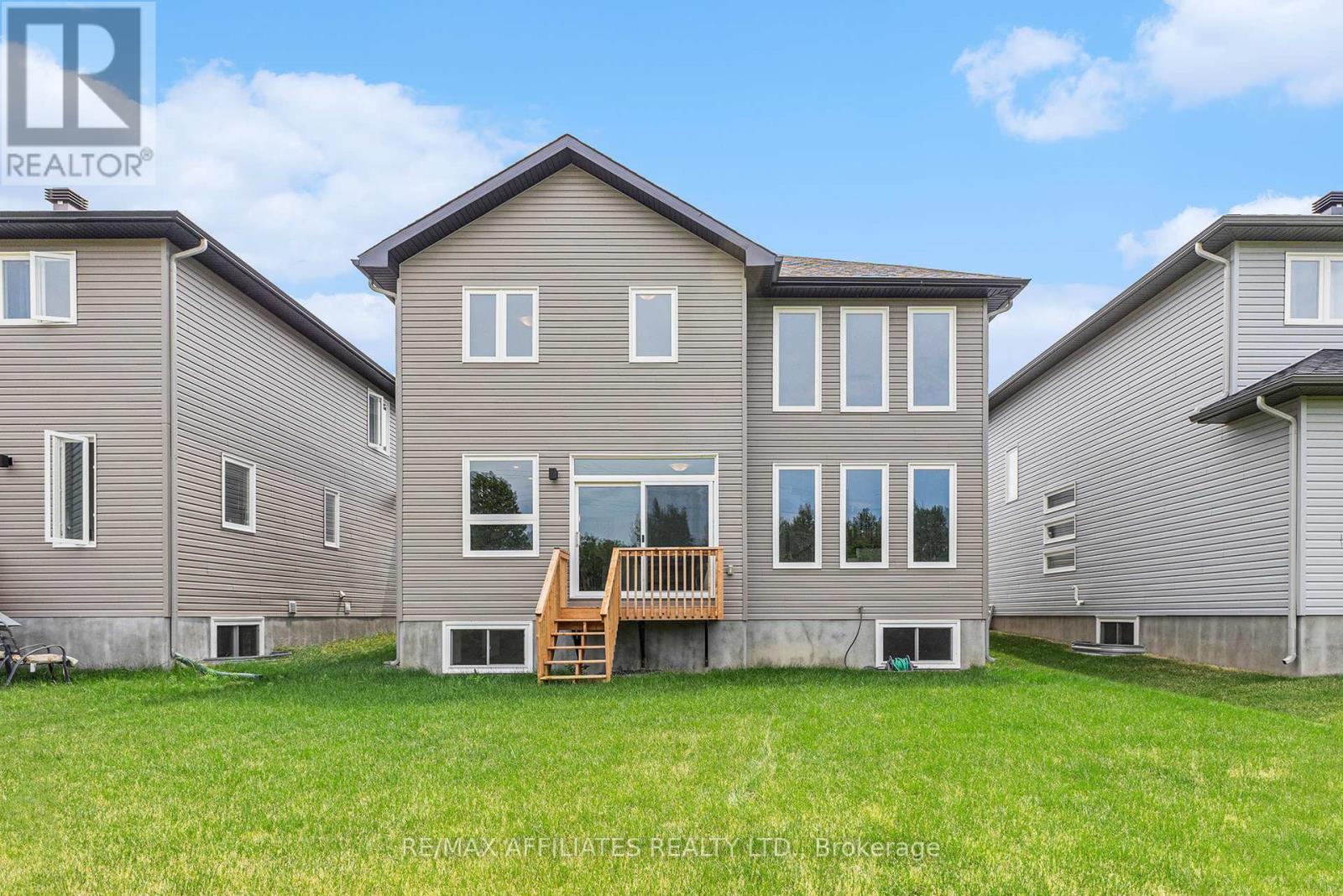 Photo 8 of 137 Seabert Drive, Arnprior ON