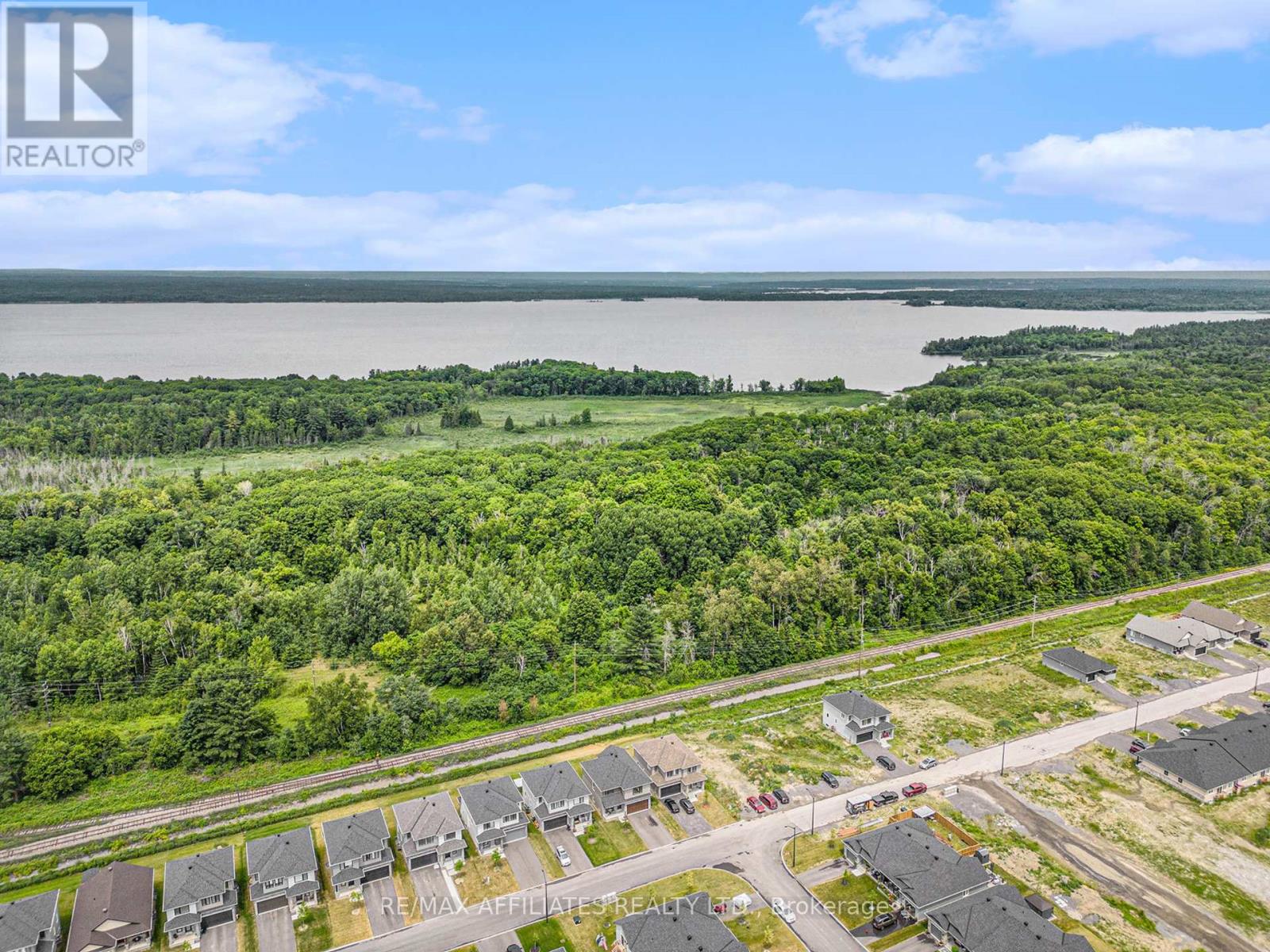 Photo 22 of 137 Seabert Drive, Arnprior ON