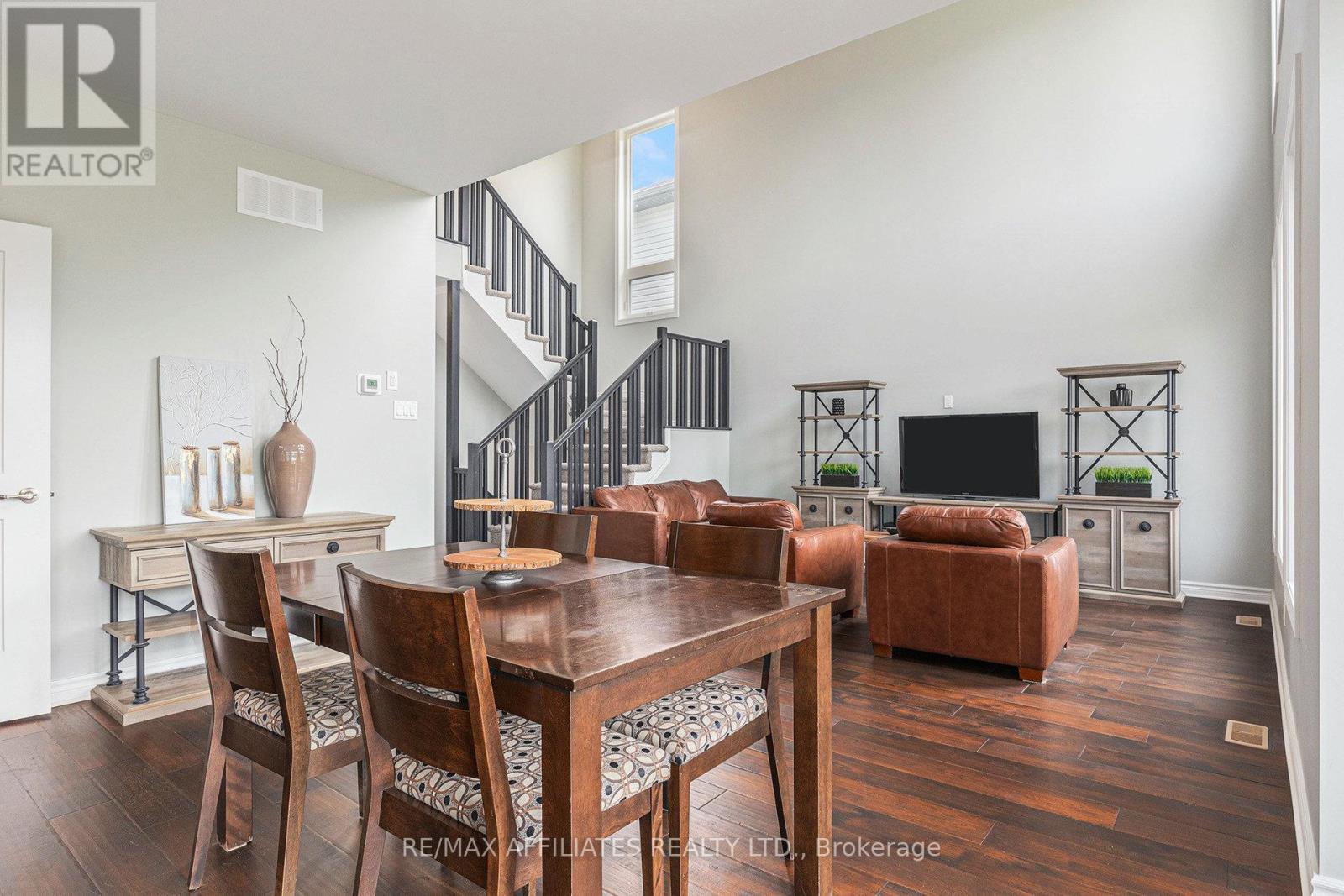 Photo 18 of 137 Seabert Drive, Arnprior ON