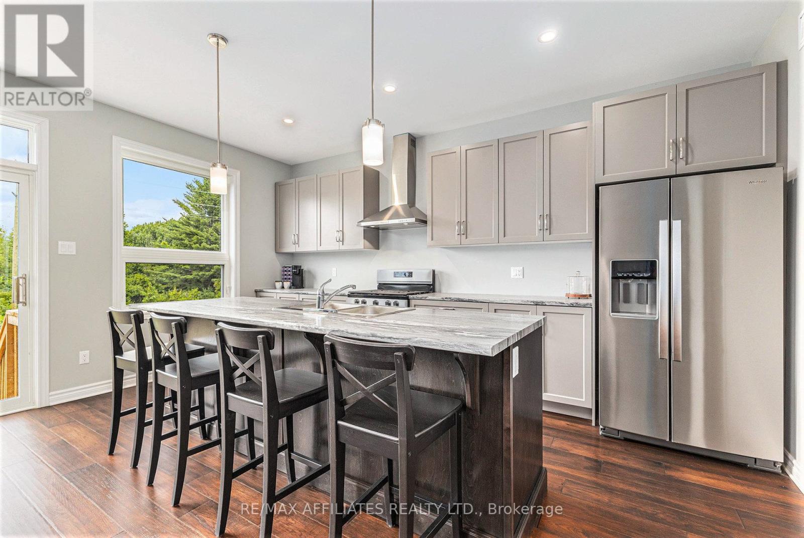 Photo 11 of 137 Seabert Drive, Arnprior ON