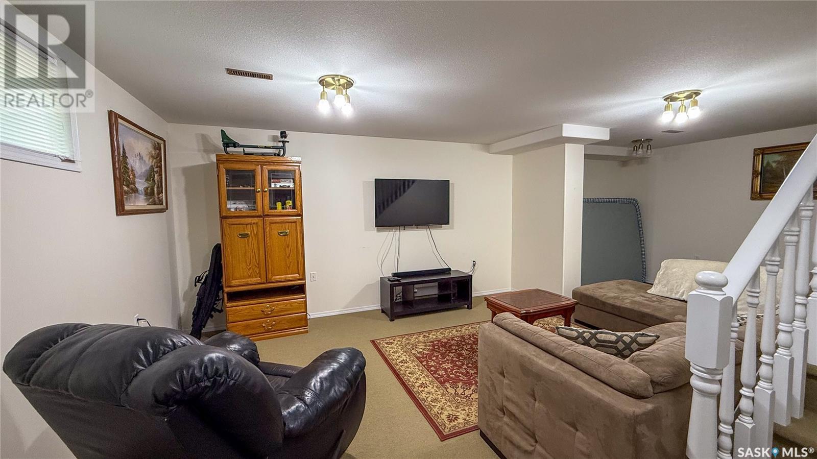 Photo 15 of 132 16th Street, Battleford SK
