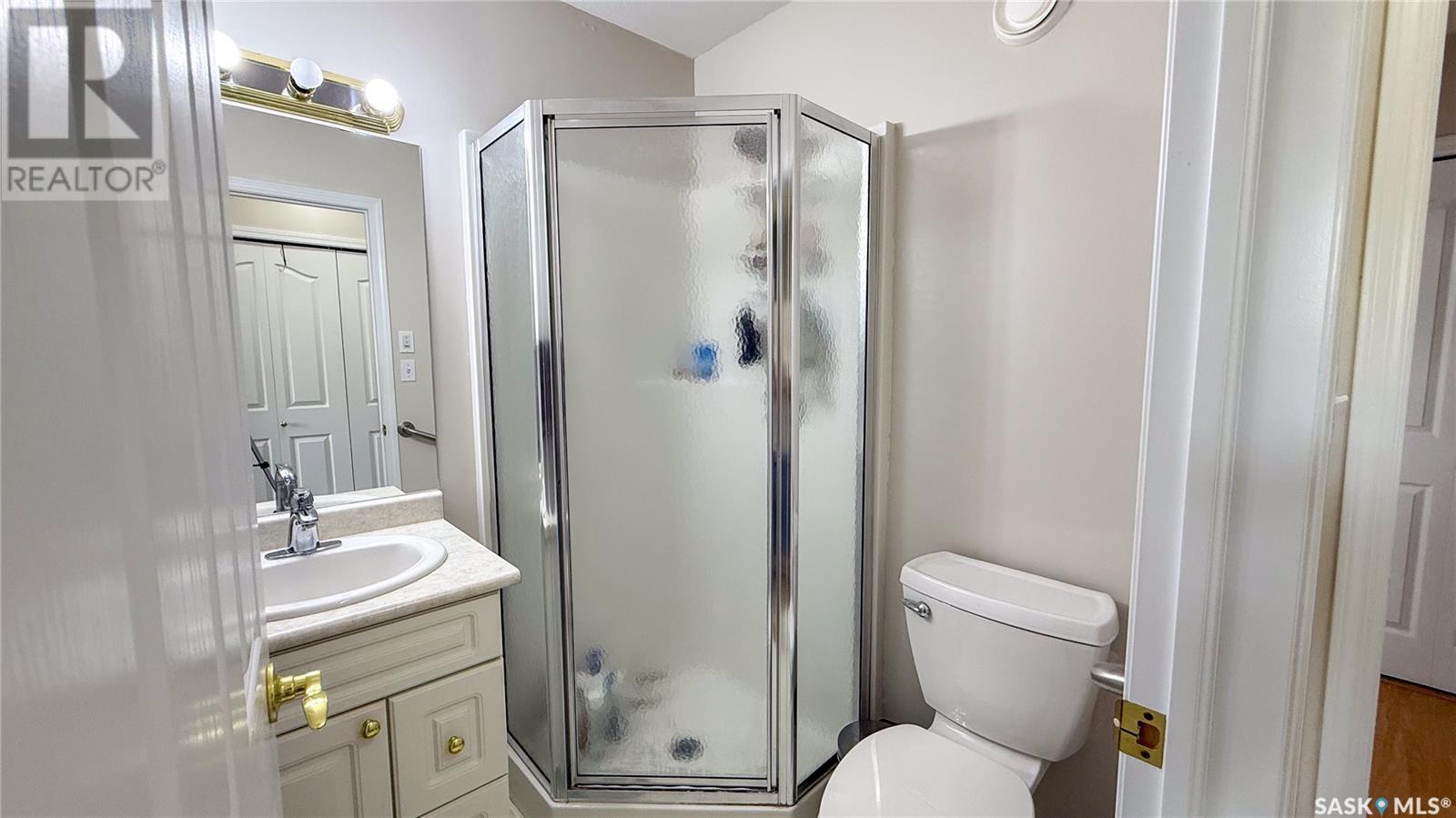 Photo 9 of 132 16th Street, Battleford SK