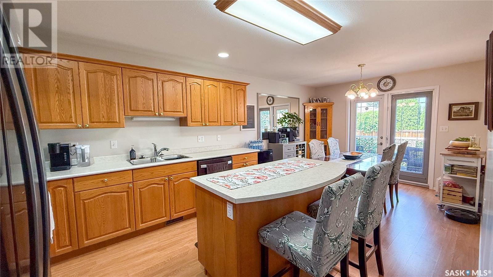 Photo 11 of 132 16th Street, Battleford SK