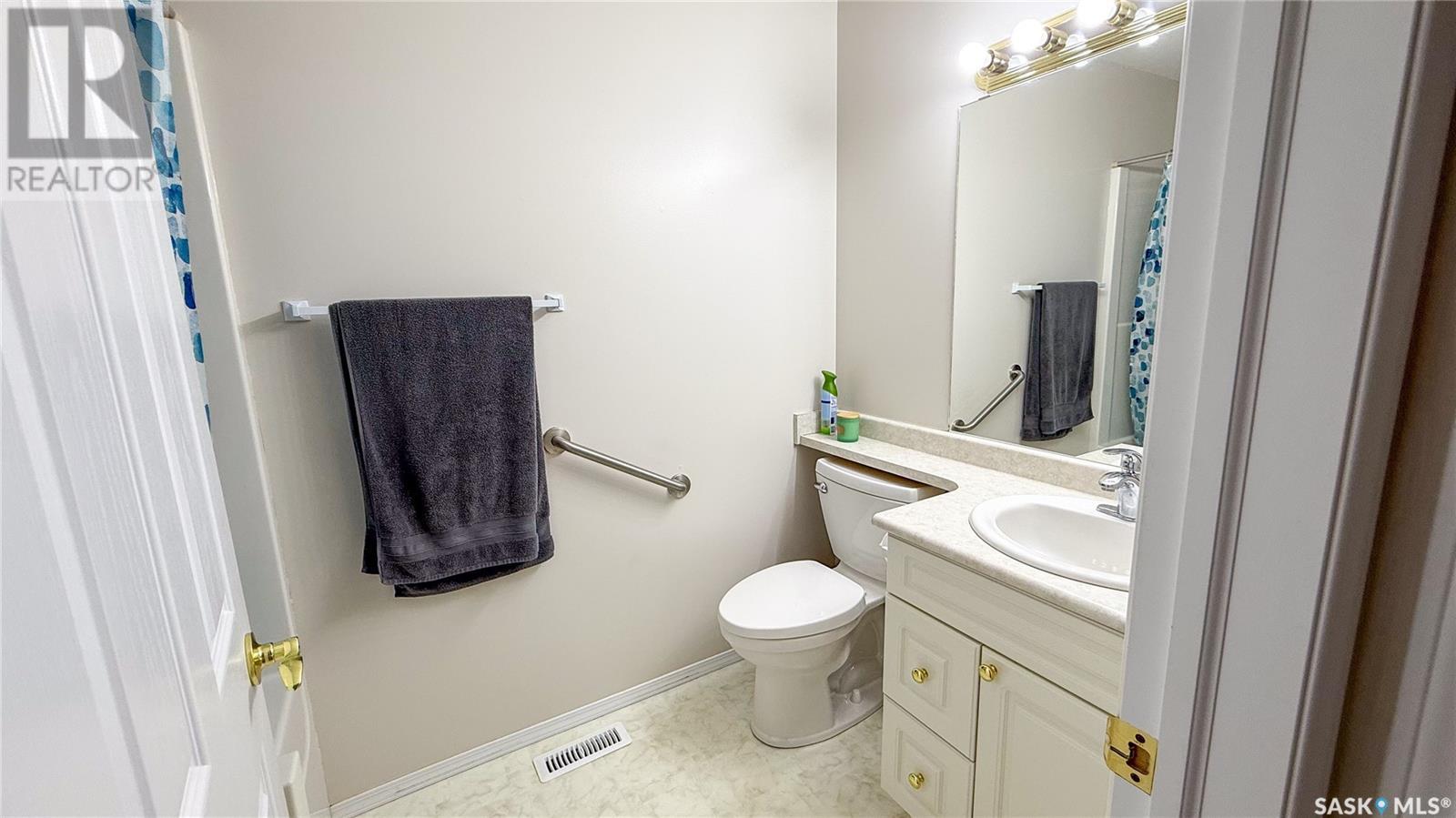 Photo 6 of 132 16th Street, Battleford SK