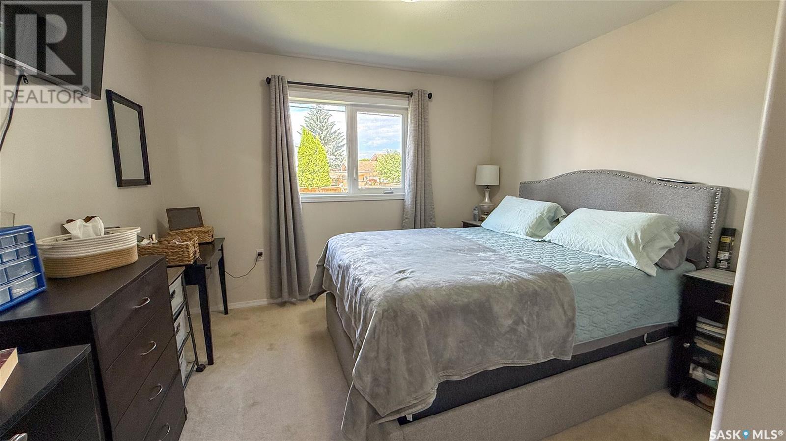 Photo 14 of 132 16th Street, Battleford SK