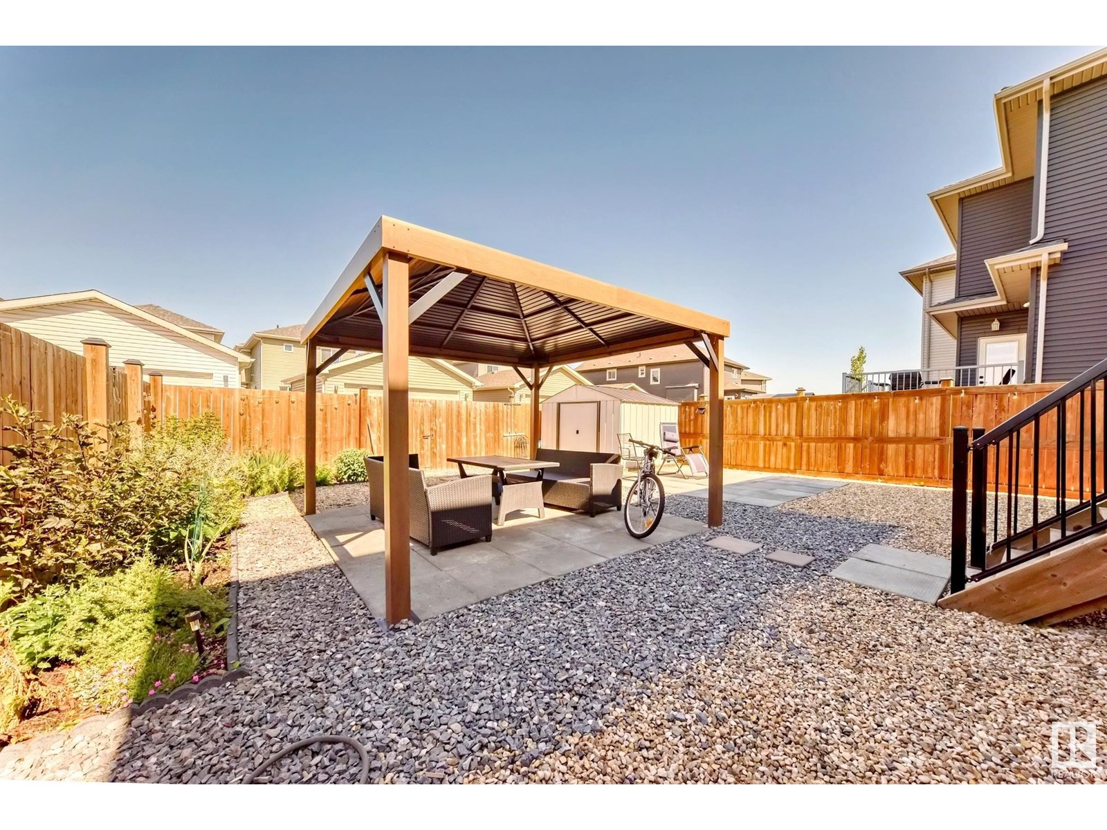 Photo 13 of 17920 59 St Nw, Edmonton AB