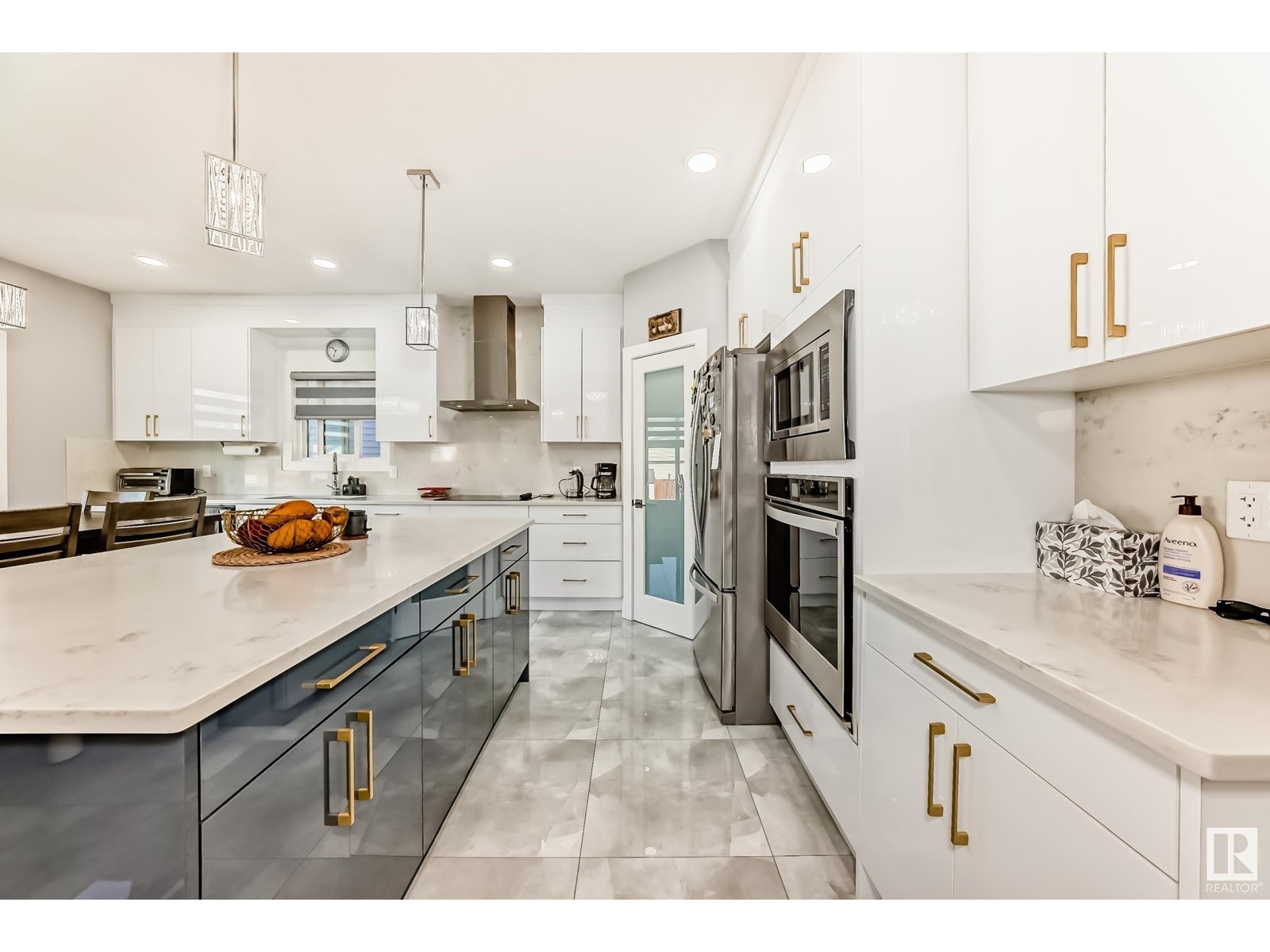 Photo 19 of 17920 59 St Nw, Edmonton AB