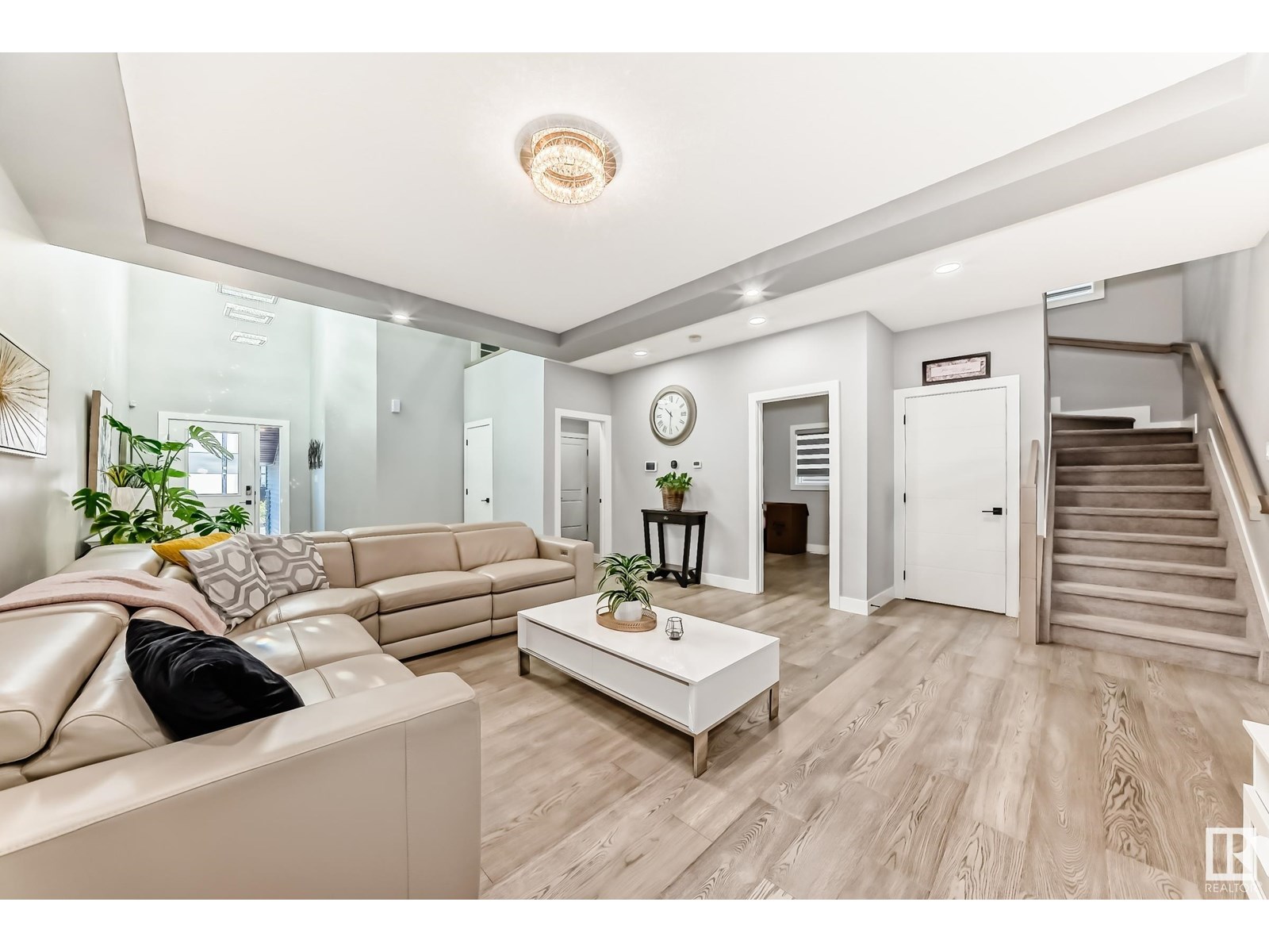 Photo 5 of 17920 59 St Nw, Edmonton AB