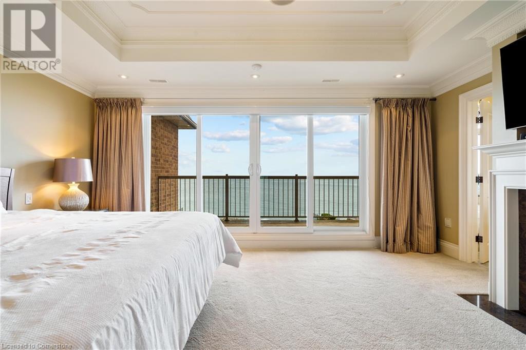 Photo 3 of 56 Aquamarine Drive, Hamilton ON