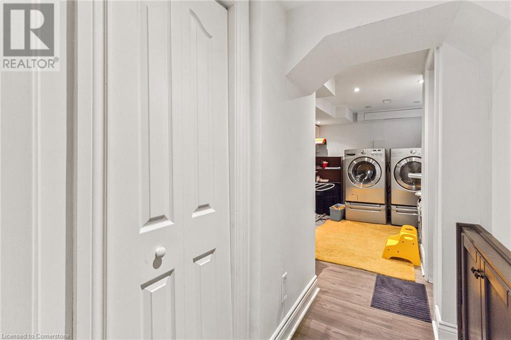 Photo 37 of 1230 Wood Place, Oakville ON