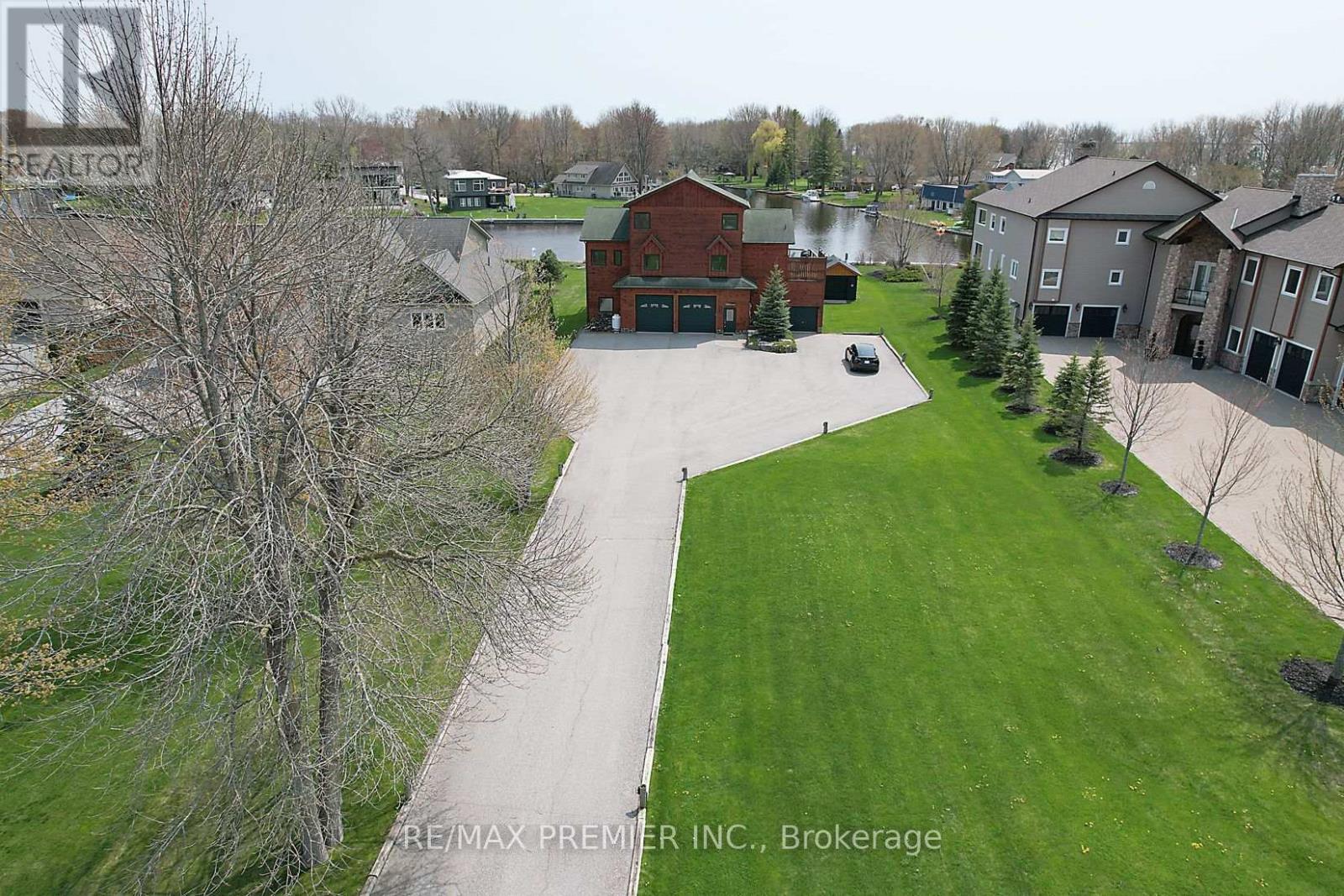Photo 1 of 31 Paradise Boulevard, Ramara ON
