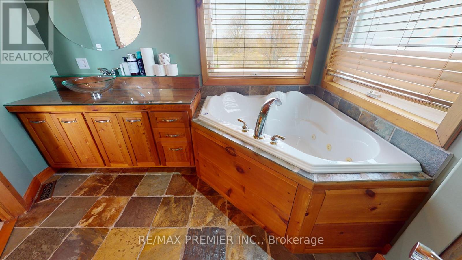 Photo 18 of 31 Paradise Boulevard, Ramara ON