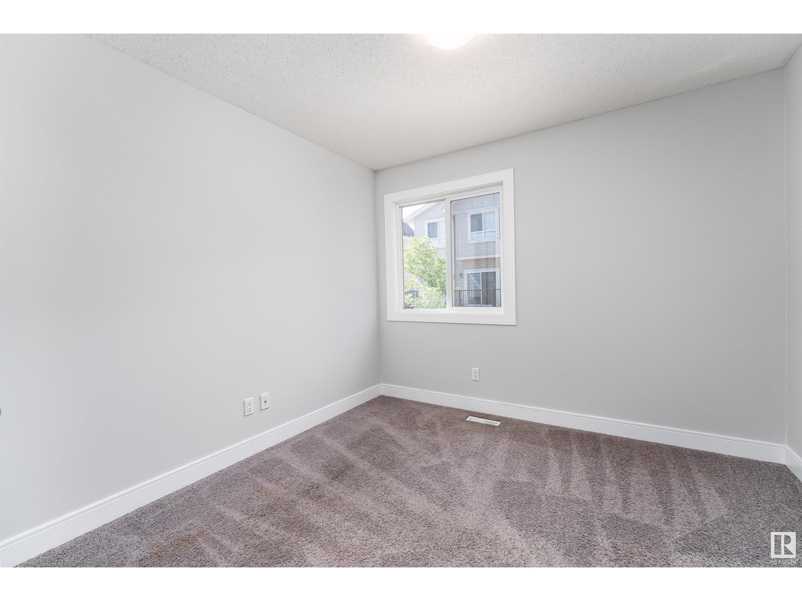 Photo 13 of 13019 132 Av Nw, Edmonton AB