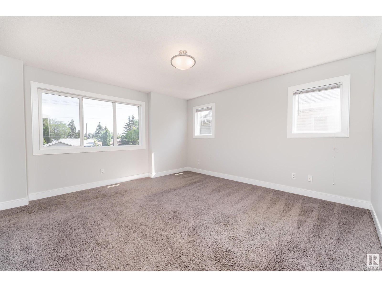 Photo 18 of 13019 132 Av Nw, Edmonton AB