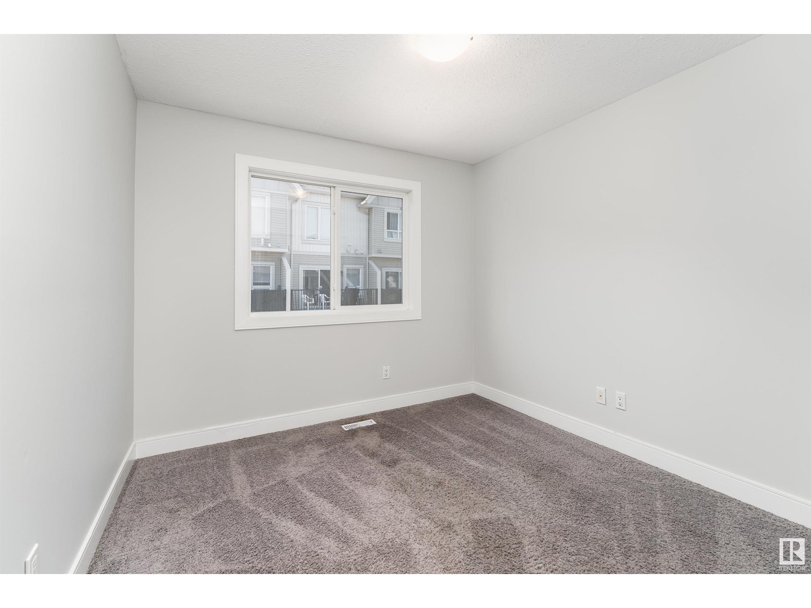 Photo 10 of 13019 132 Av Nw, Edmonton AB