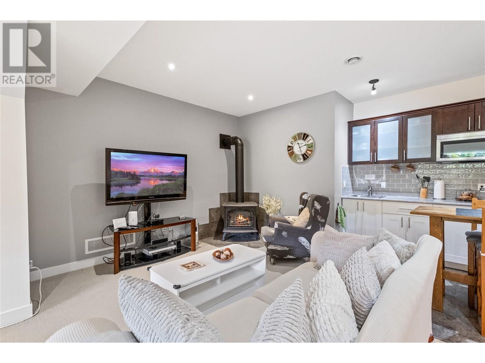 5120 Cousins Road, Peachland