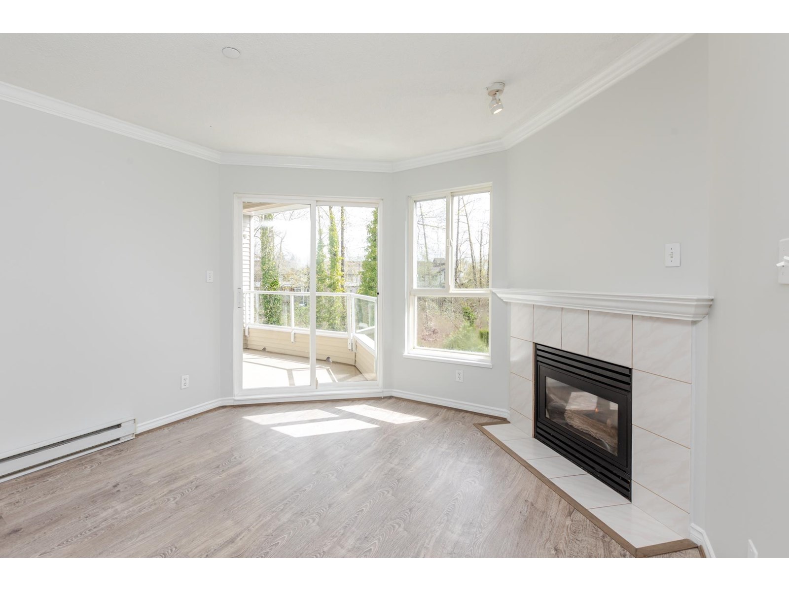 Photo 11 of 208 16137 83 Avenue, Surrey BC