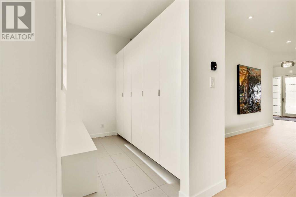Single Family House for Sale in   Avenue SW North Glenmore Park Calgary 