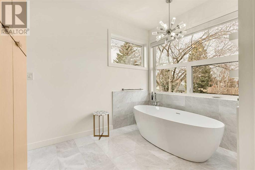 Single Family House for Sale in   Avenue SW North Glenmore Park Calgary 