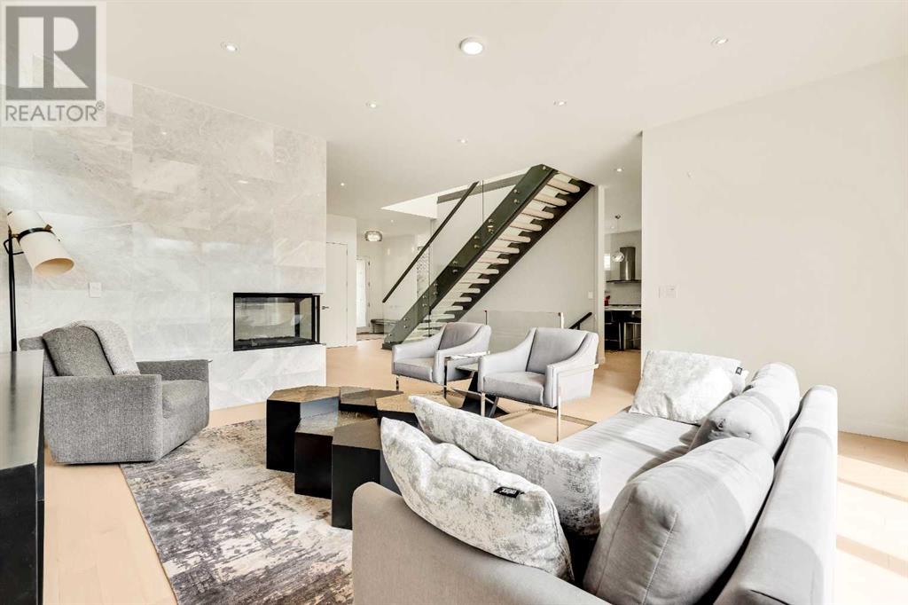 Single Family House for Sale in   Avenue SW North Glenmore Park Calgary 