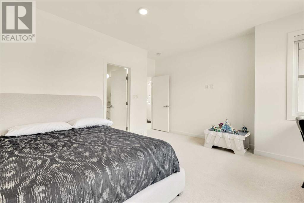 Single Family House for Sale in   Avenue SW North Glenmore Park Calgary 