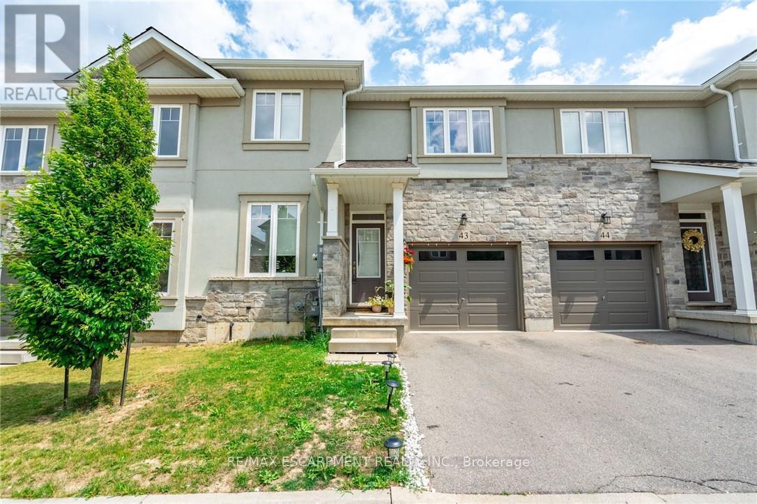 Photo 1 of 43 120 Vineberg Drive, Hamilton ON