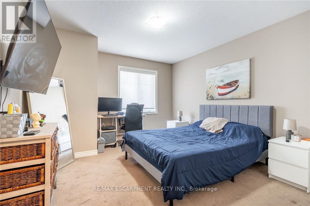 Photo 31 of 43 120 Vineberg Drive, Hamilton ON