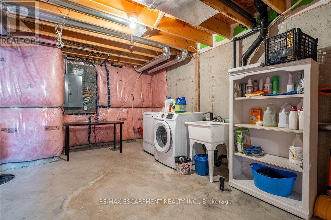 Photo 39 of 43 120 Vineberg Drive, Hamilton ON