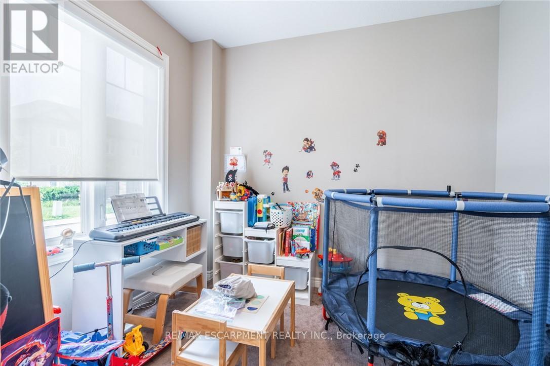 Photo 4 of 43 120 Vineberg Drive, Hamilton ON