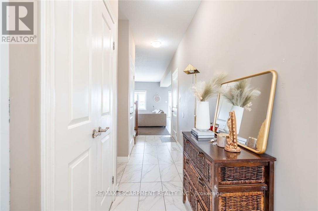 Photo 5 of 43 120 Vineberg Drive, Hamilton ON