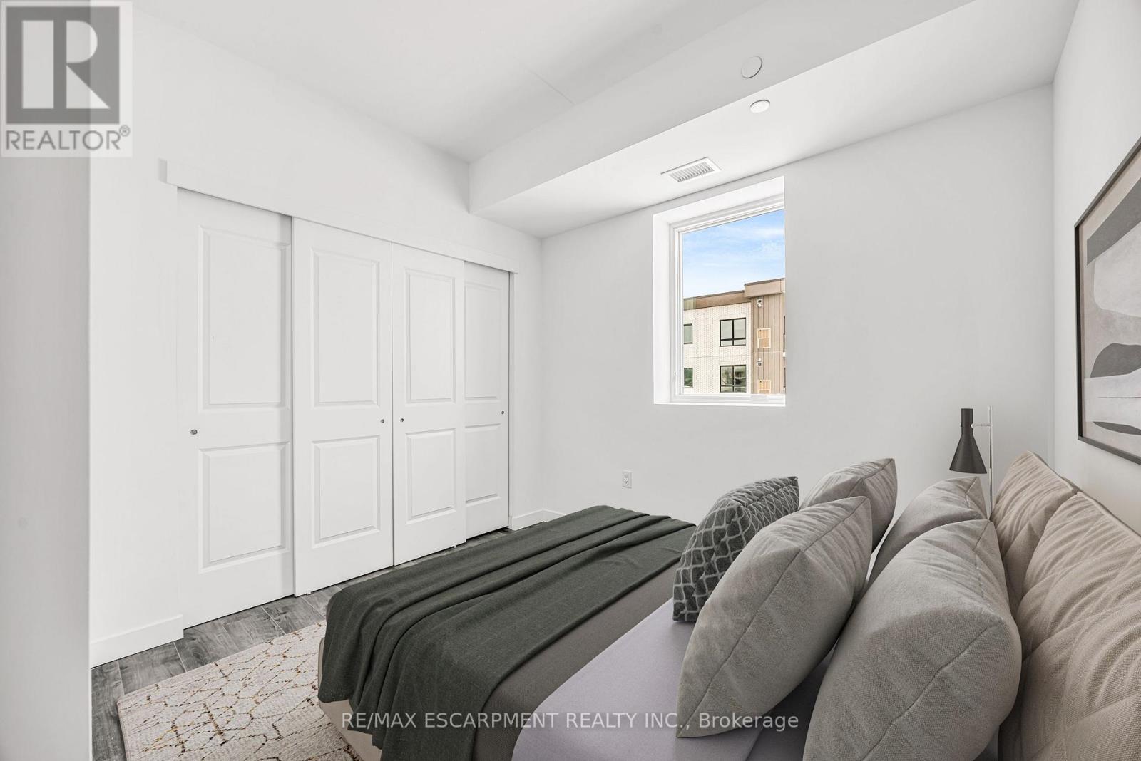 Photo 10 of 301 7549 A Kalar Road, Niagara Falls ON