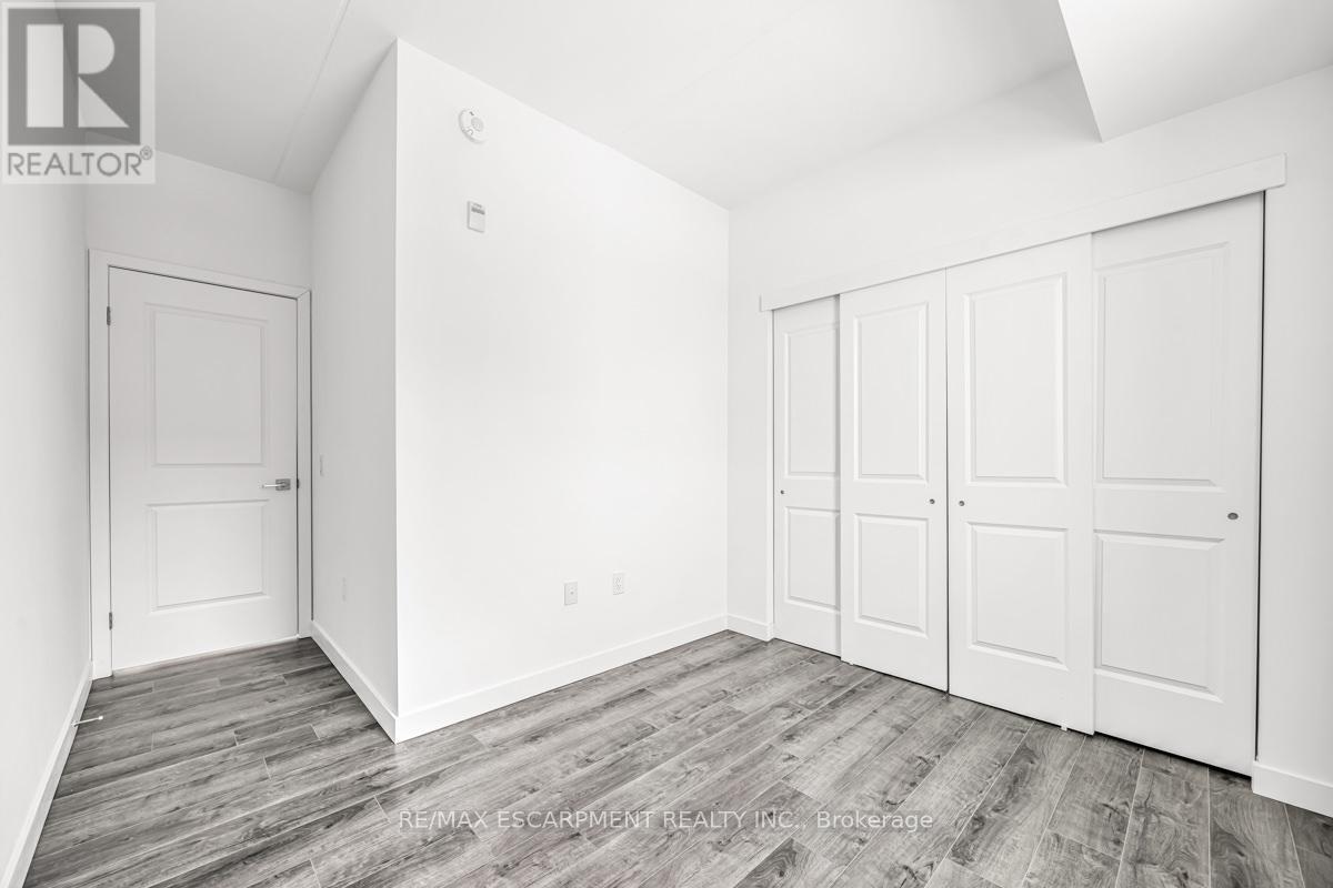 Photo 12 of 301 7549 A Kalar Road, Niagara Falls ON
